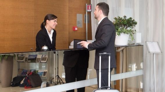 RECEPCIONISA