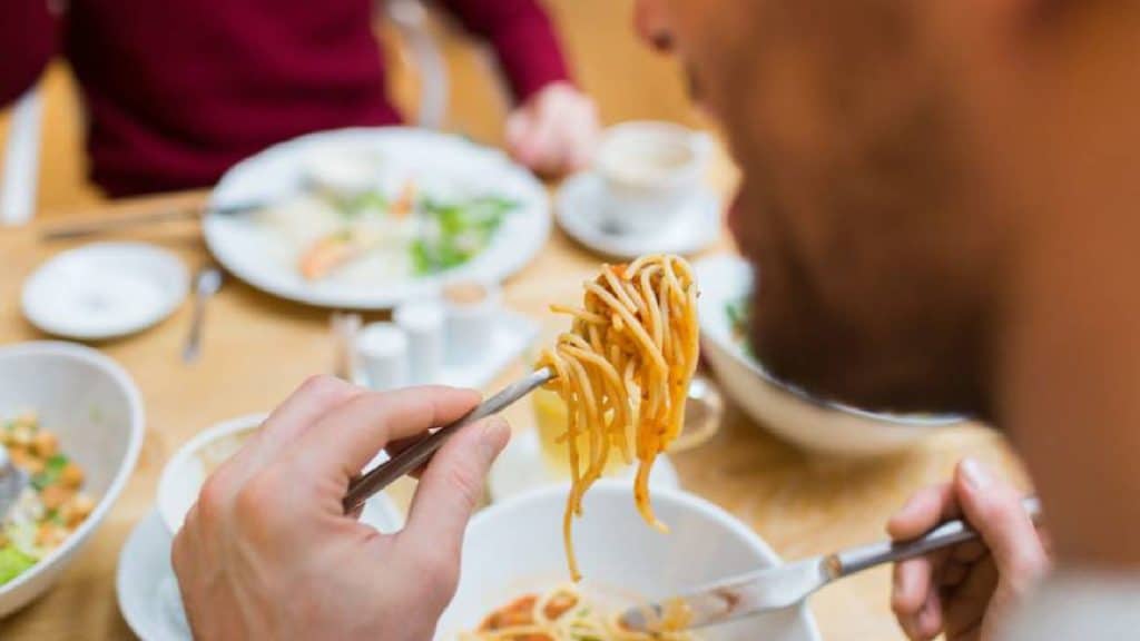 Cosas que NO DEBES hacer después de comer