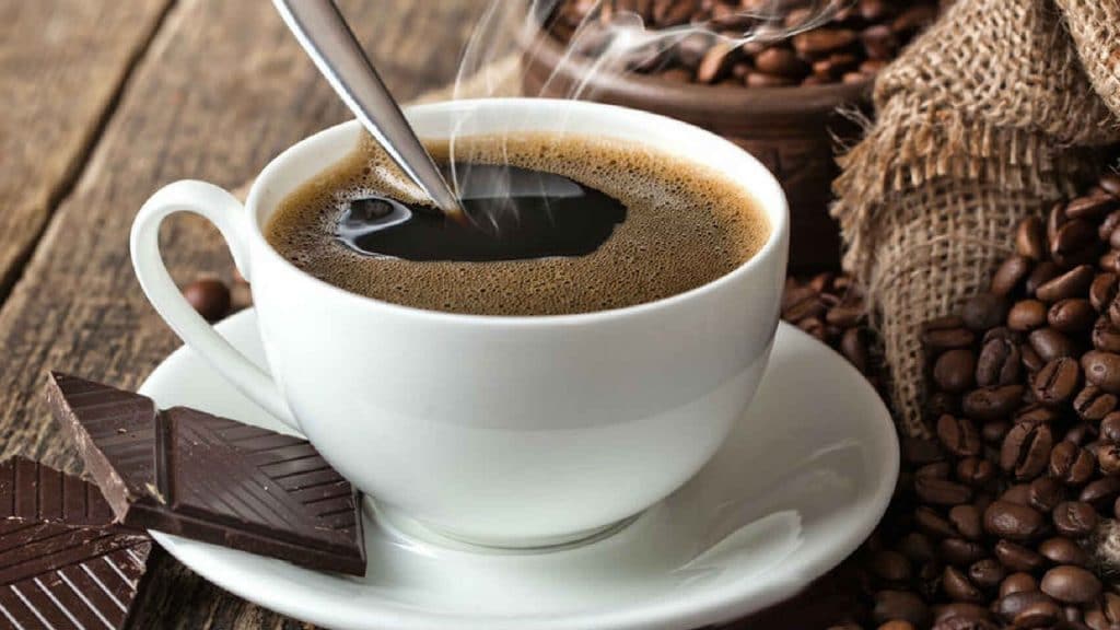 ¿Tomar té o café después de comer?